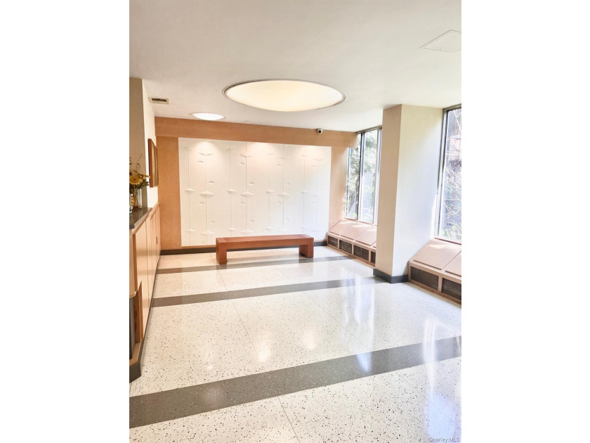 Sunny 1 Bedroom Coop located in the heart of Flushing! Full size - photo 2