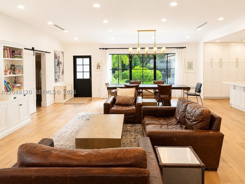 A rare opportunity on prestigious North Bay Road, one of Miami - photo 3