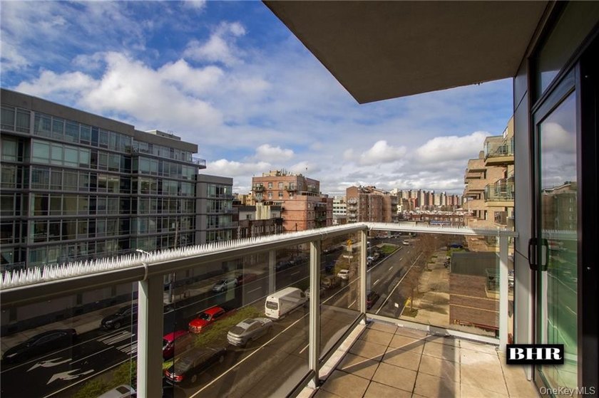 Beautiful 3-Bedroom, 2-Bath Condominium with Parking &amp; Two - photo 11
