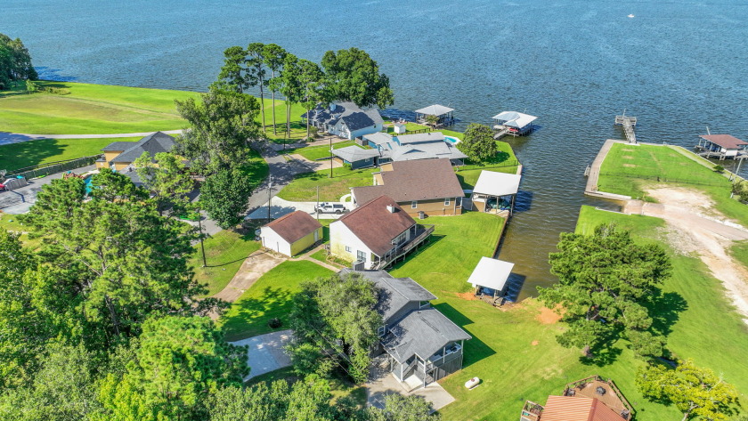 Renovated and Ready! Waterfront Entertainers Dream - photo 30