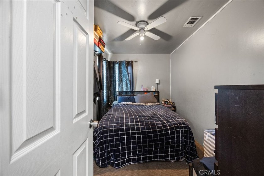 Amazing Income Producing Two-on-a-Lot Opportunity + Private Pool - photo 10