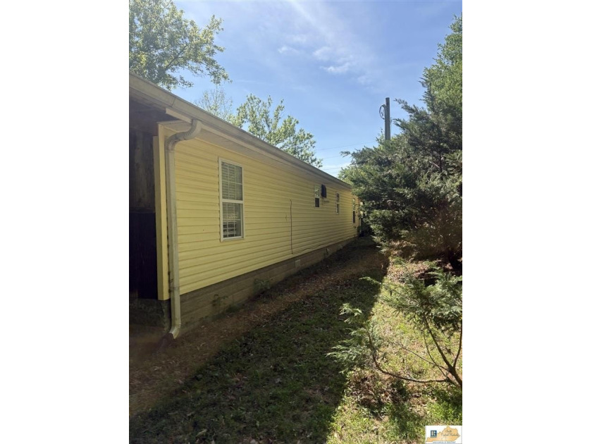 This is your opportunity to own a spacious lake property - photo 3
