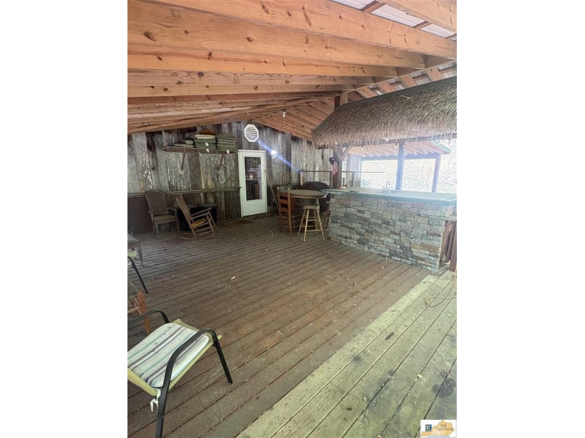 This is your opportunity to own a spacious lake property - photo 5