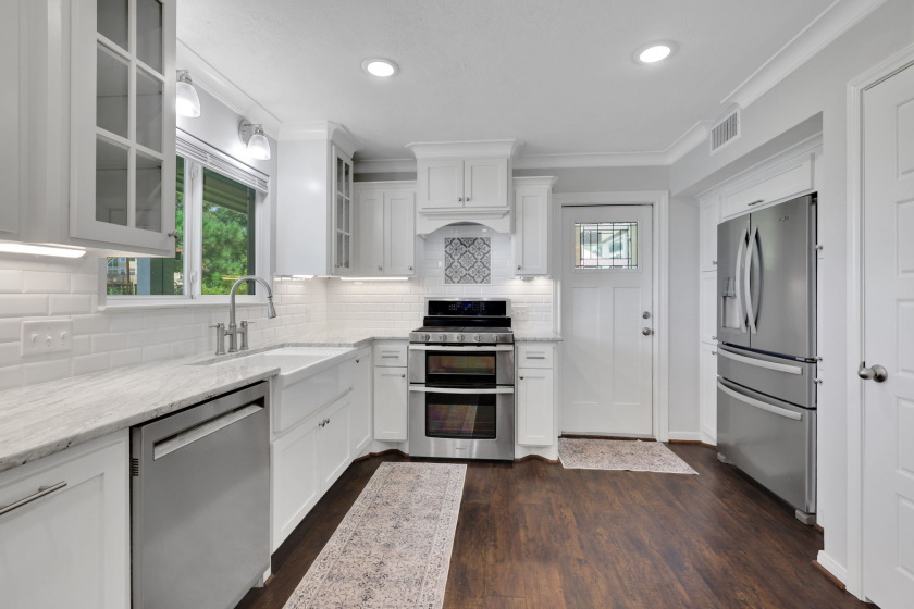 Renovated and Ready! Waterfront Entertainers Dream - photo 6