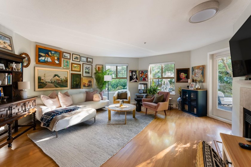 Tucked away behind your own private fenced garden oasis, this - photo 2