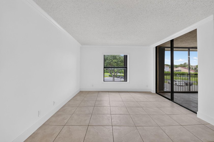 Experience comfort and convenience in this NEWLY RENOVATED - photo 5