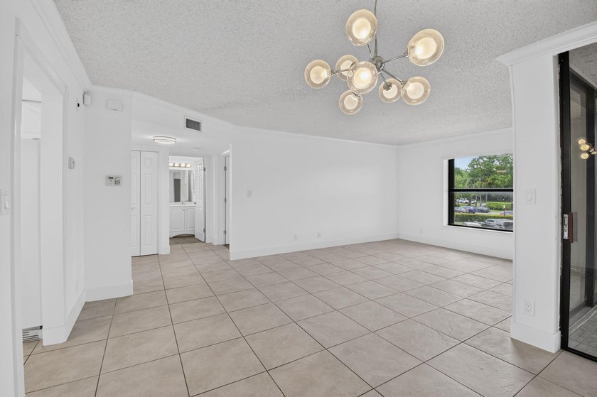 Experience comfort and convenience in this NEWLY RENOVATED - photo 8