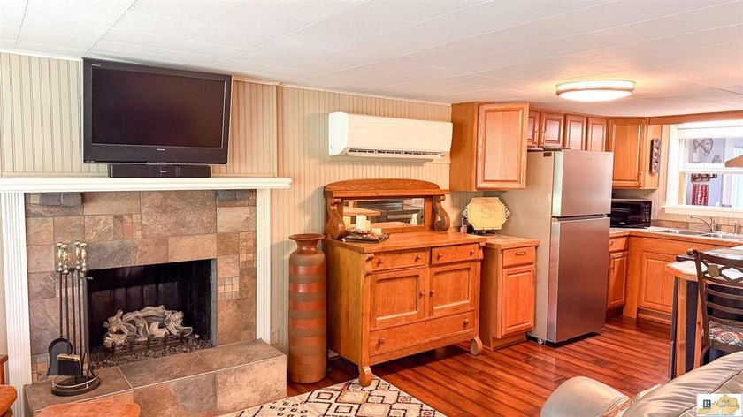 Welcome to your private lakeside retreat! A beautifully - photo 3