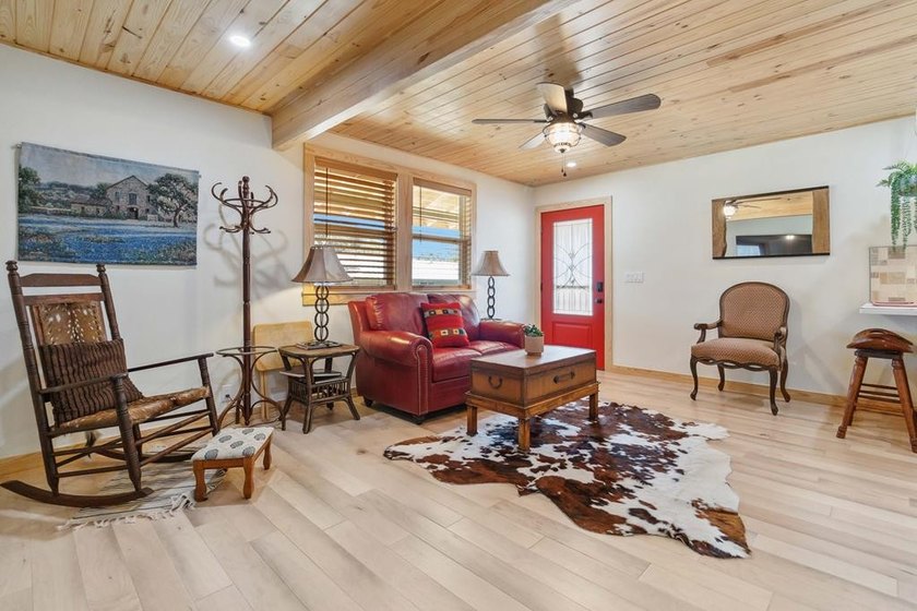 Multi-generation with 2 homes. No deed restrictions and Ag - photo 26