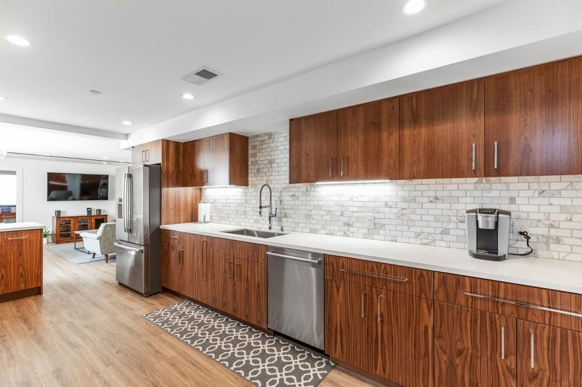 Welcome to 431A Capp Street, a spacious Mission District - photo 3
