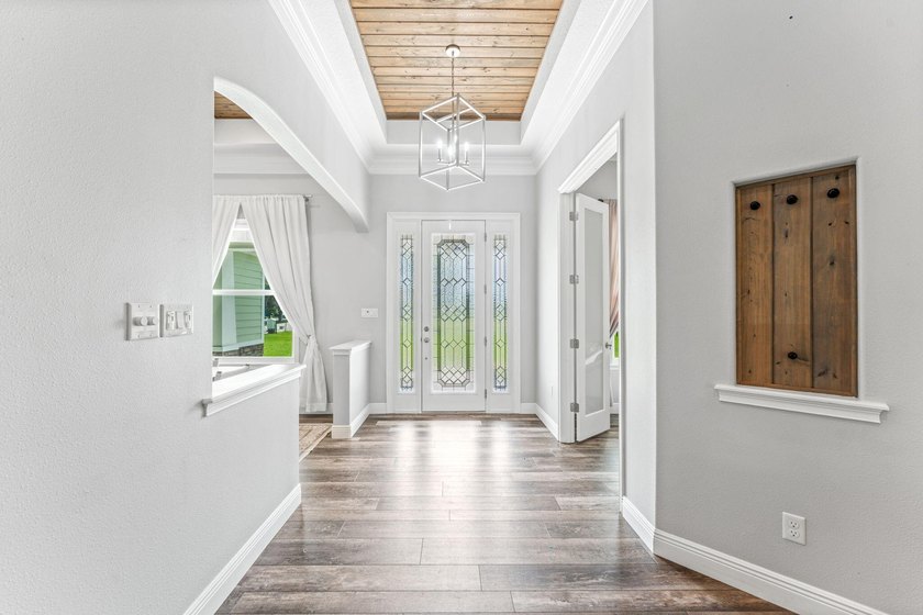 Exceptional custom home on fenced 1.15ac in Oak Grove Estates - photo 6