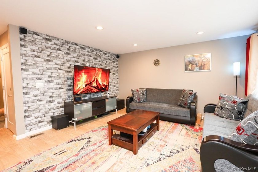 This larger-than-average corner residence offers outstanding - photo 7