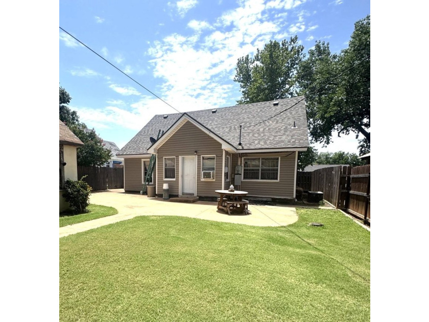 Welcome to 1211 NW Arlington Avenue in Lawton, Oklahoma! This - photo 13