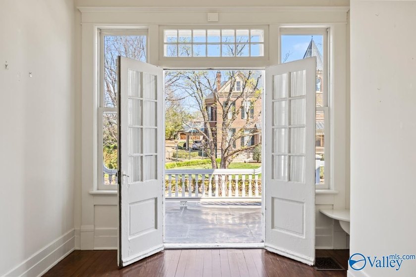 MAGNIFICENT HISTORICAL HOME W/ ELEGANT CHARACTER &amp; A - photo 29