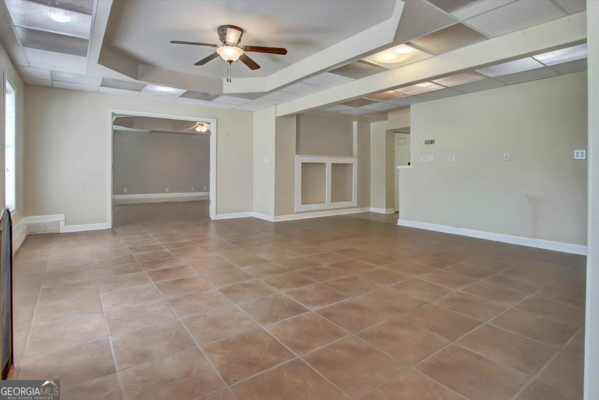 MOVE-IN READY 4350 sq Ft +/- WATERFRONT - 6 BDRM / 3.5 BATH - 3 - photo 29