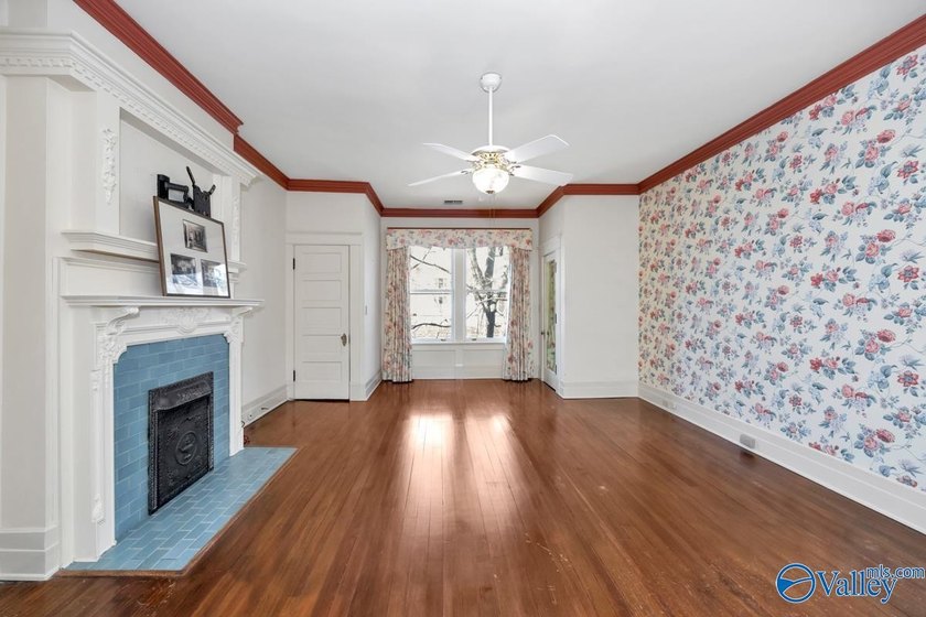 MAGNIFICENT HISTORICAL HOME W/ ELEGANT CHARACTER &amp; A - photo 30