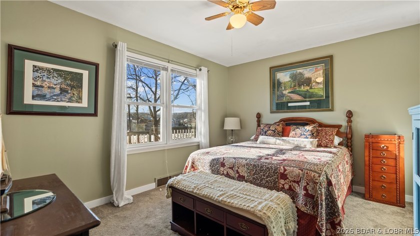 Charming 2 Bed, 2 Bath Lakeview Home - Fully Furnished &amp; Move-In - photo 31