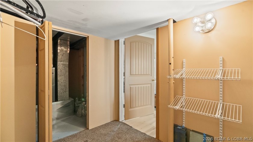 Charming 2 Bed, 2 Bath Lakeview Home - Fully Furnished &amp; Move-In - photo 34