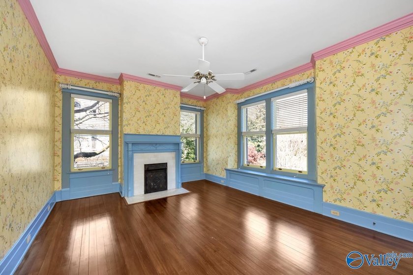 MAGNIFICENT HISTORICAL HOME W/ ELEGANT CHARACTER &amp; A - photo 36