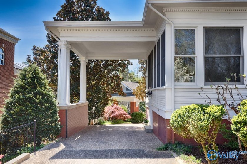 MAGNIFICENT HISTORICAL HOME W/ ELEGANT CHARACTER &amp; A - photo 38