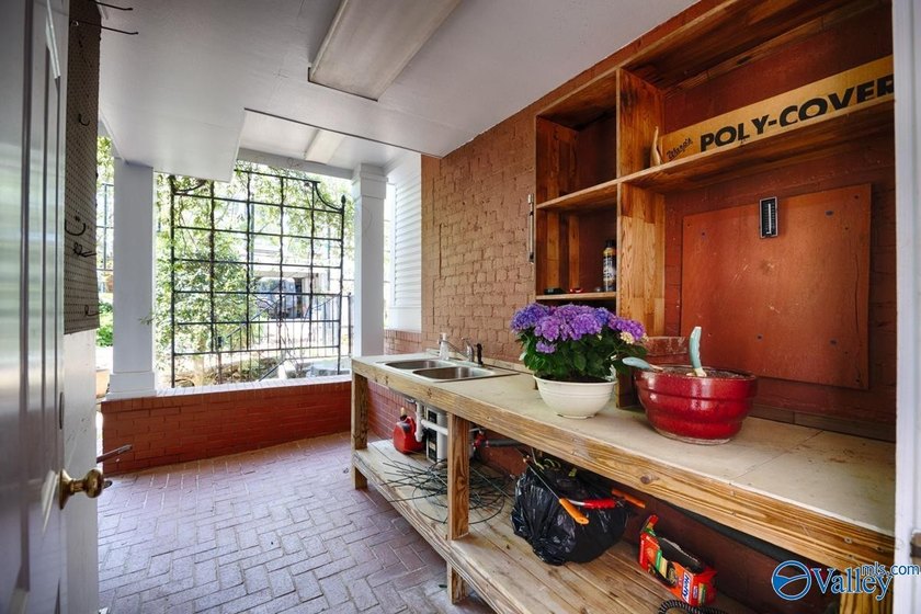 MAGNIFICENT HISTORICAL HOME W/ ELEGANT CHARACTER &amp; A - photo 41
