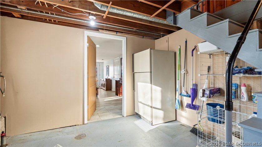 Charming 2 Bed, 2 Bath Lakeview Home - Fully Furnished &amp; Move-In - photo 43