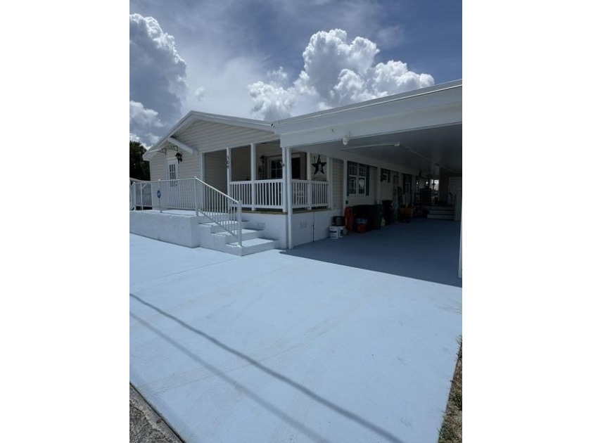 Level up your Florida coastal lifestyle in this spacious 3BR/2BA - photo 2