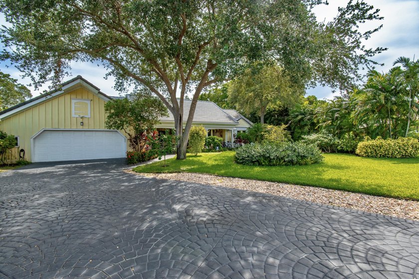Welcome to this beautifully renovated 5BR/3.5BA home plus - photo 4