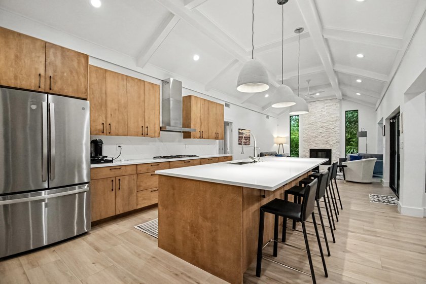Welcome to this beautifully renovated 5BR/3.5BA home plus - photo 7