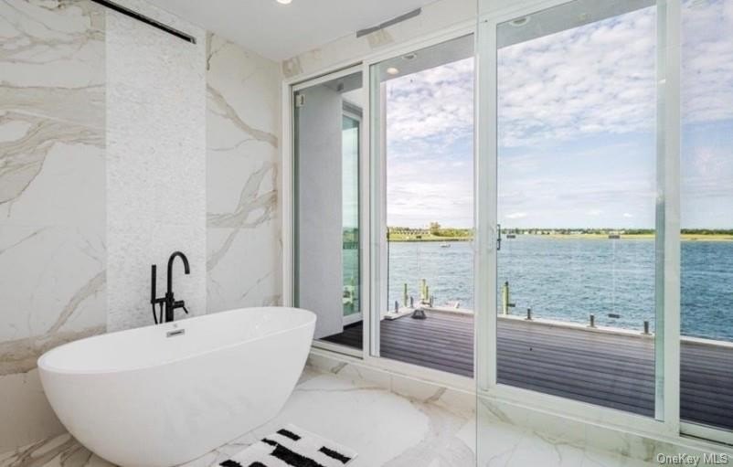 Bayfront New Construction | 7 Beds | Private Dock | Pool | - photo 15