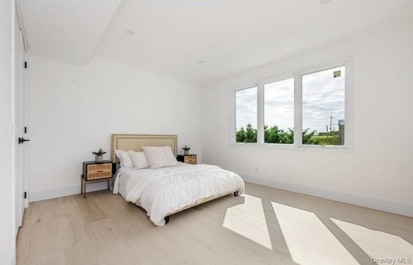 Bayfront New Construction | 7 Beds | Private Dock | Pool | - photo 18