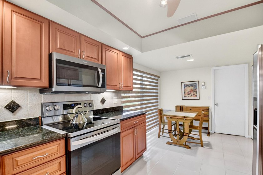 Tucked away on a peaceful cul-de-sac in the highly desirable - photo 18