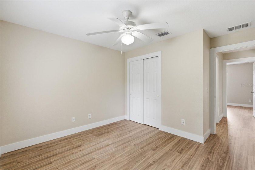 Under contract-accepting backup offers. Experience comfortable - photo 22