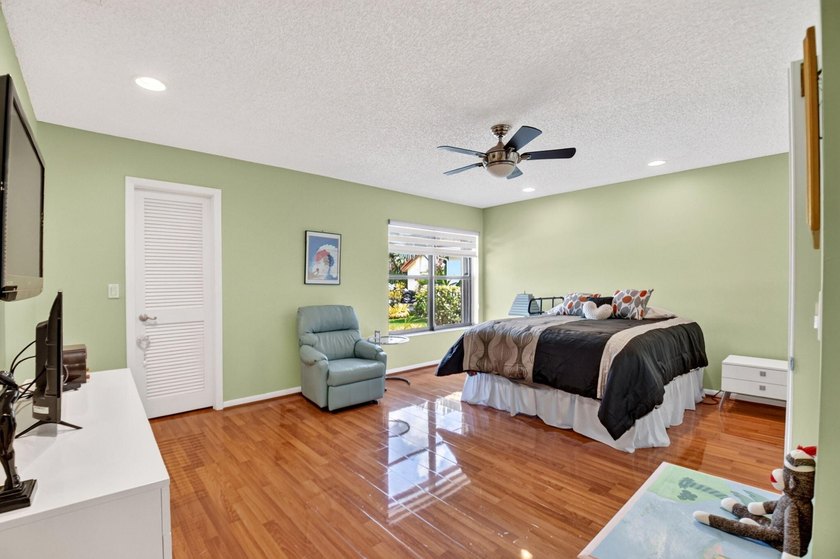 Tucked away on a peaceful cul-de-sac in the highly desirable - photo 24
