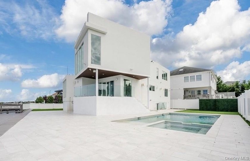 Bayfront New Construction | 7 Beds | Private Dock | Pool | - photo 25