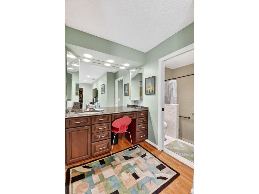 Tucked away on a peaceful cul-de-sac in the highly desirable - photo 30