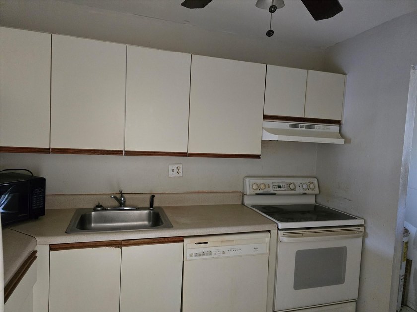 Unit rented until 9/30/2026 for - photo 3