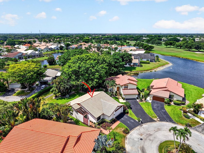 Tucked away on a peaceful cul-de-sac in the highly desirable - photo 50