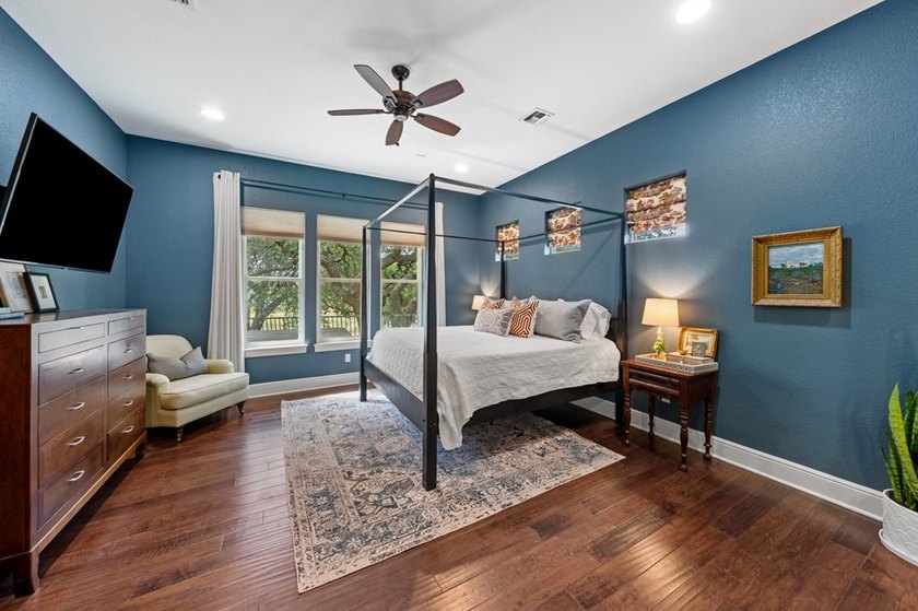 This is the ideal family home for those who love to entertain &amp; - photo 11