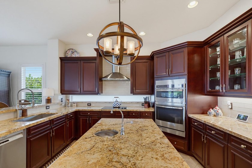 Welcome to this gorgeous lakefront Toll Brothers built estate - photo 12