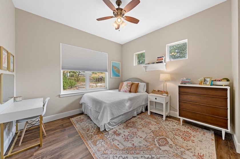 This is the ideal family home for those who love to entertain &amp; - photo 16