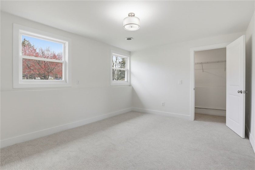 WHY BUILD WHEN EVERYTHING ALL NEW!!! Spacious and fully updated - photo 22