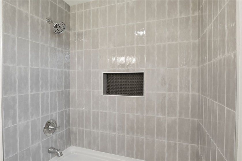 WHY BUILD WHEN EVERYTHING ALL NEW!!! Spacious and fully updated - photo 27