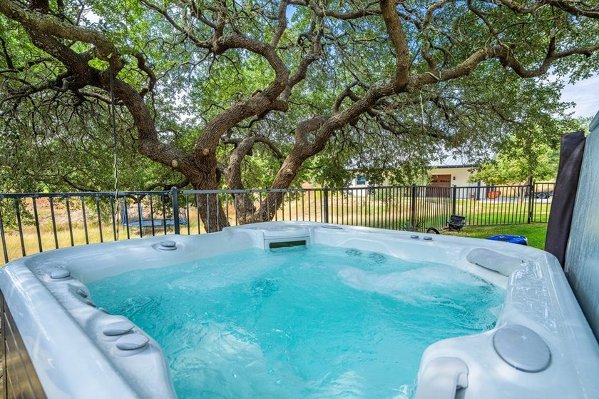 This is the ideal family home for those who love to entertain &amp; - photo 30