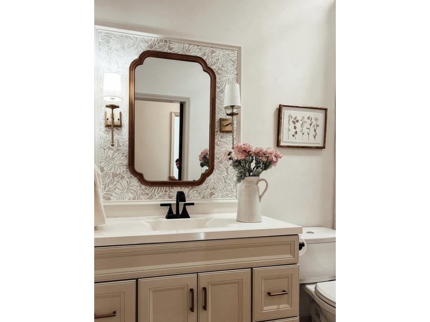 Welcome to this exquisitely renovated designer brick ranch - photo 33