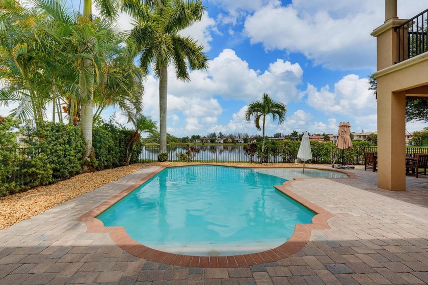 Welcome to this gorgeous lakefront Toll Brothers built estate - photo 39