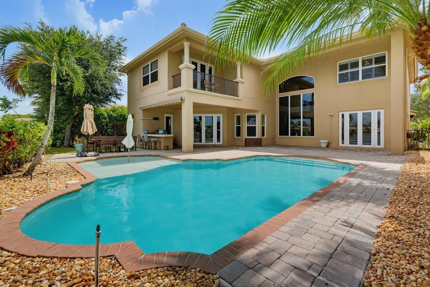 Welcome to this gorgeous lakefront Toll Brothers built estate - photo 40