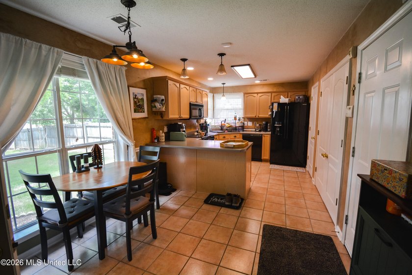 Move-in ready and beautifully updated! This well-maintained home - photo 5