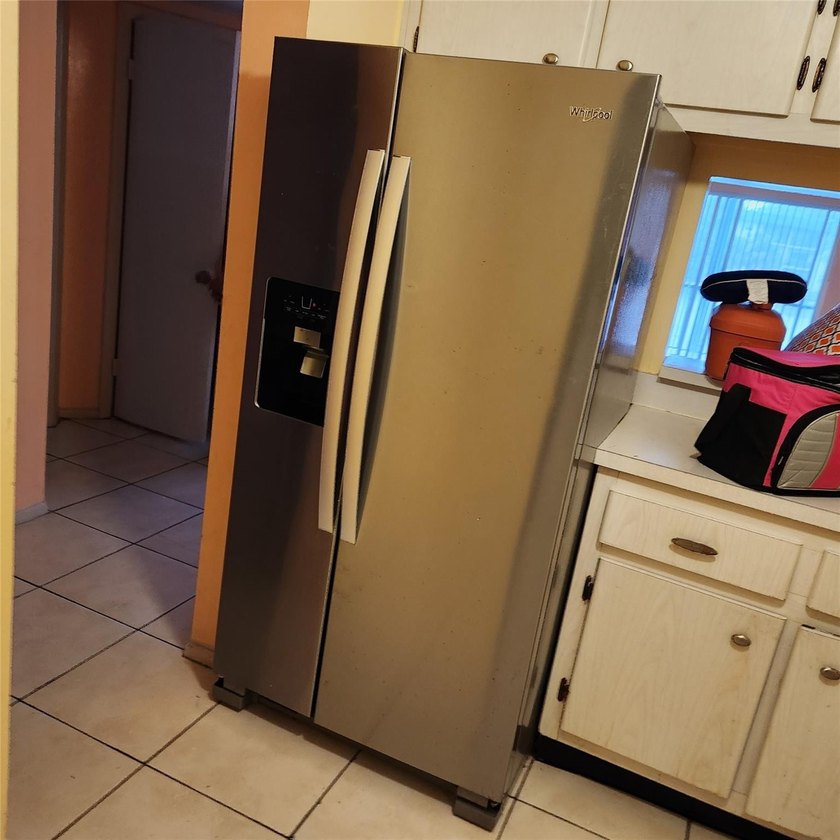 Unit rented until 9/30/2026 for $1700 per - photo 5