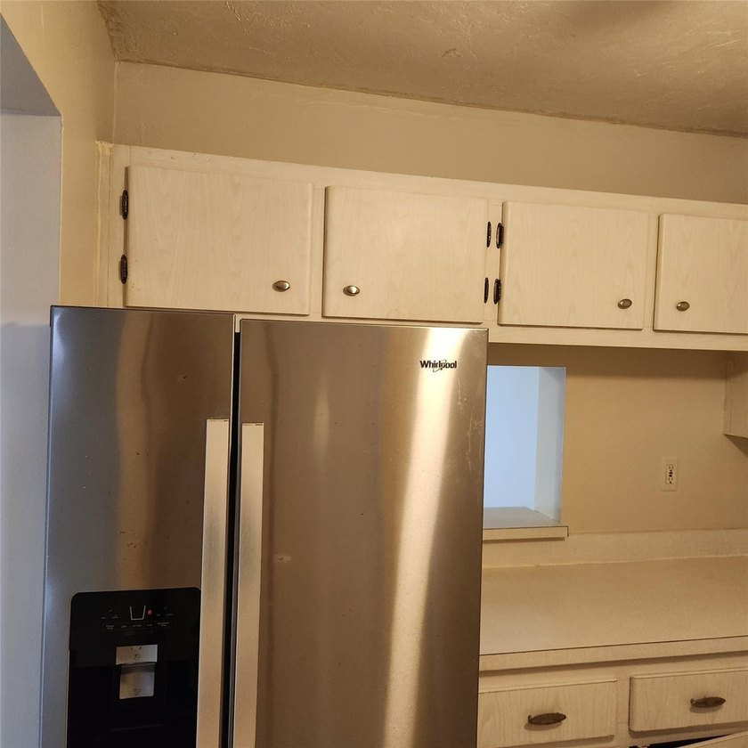 Unit rented until 9/30/2026 for $1700 per - photo 6
